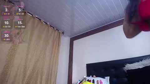 annie_scott_ online show from 10/17/25, 08:33