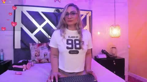 annie_vega17 online show from 02/08/26, 03:15