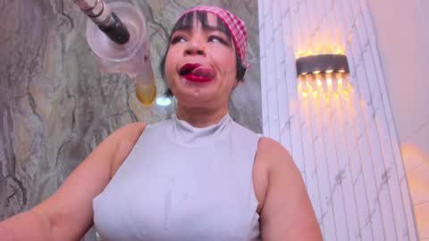 Snapshot of annie_wigg_ chatting on 09/24/25, 03:10 annie_wigg_ online show from 09/24/25, 03:10