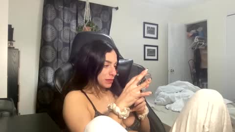 annie_xxx111 online show from 01/28/25, 10:45