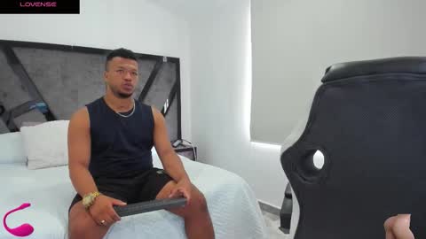 Snapshot of annieandstefan chatting on 10/03/25, 03:31 Annie and Stefan online show from 10/03/25, 03:31