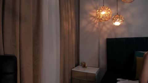 Snapshot of anniebluee_ chatting on 03/27/26, 11:43 Annie Bluee online show from 03/27/26, 11:43