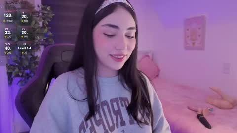 Snapshot of anniebrie chatting on 10/10/25, 06:01 Cassandra online show from 10/10/25, 06:01