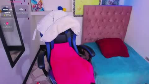 Anniee online show from 07/15/26, 01:49