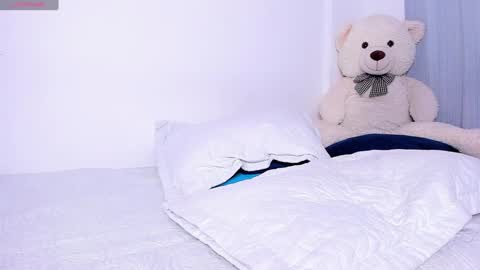 Annie  online show from 12/06/24, 04:03