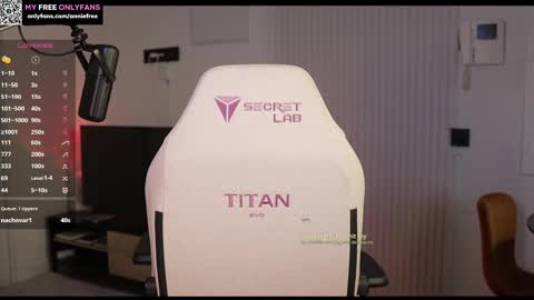 Snapshot of annieguzman_ chatting on 02/22/25, 02:28 Annie FREE TRIAL IN BIO online show from 02/22/25, 02:28