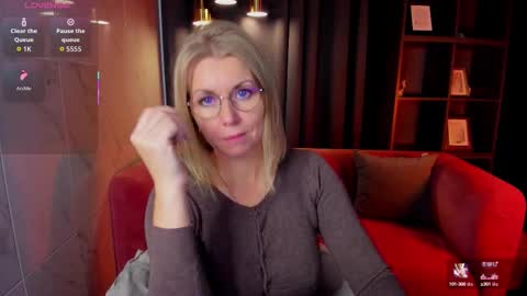 Annie online show from 09/26/25, 05:44