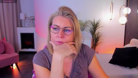 Annie online show from 09/29/25, 05:56