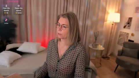 Annie online show from 02/13/26, 06:20