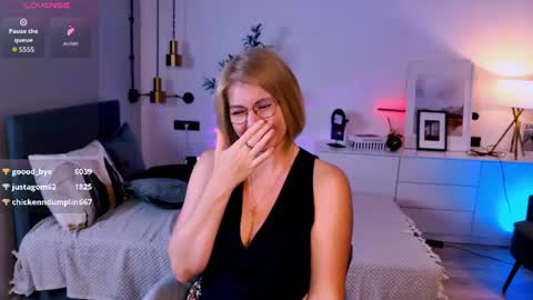 Annie online show from 06/27/26, 12:22