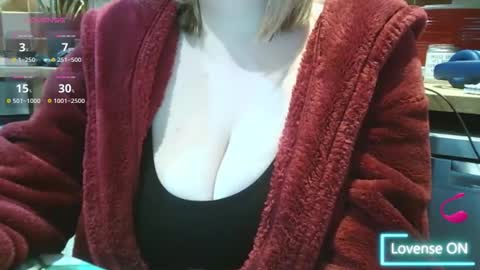 Annie Louise online show from 11/14/25, 12:15