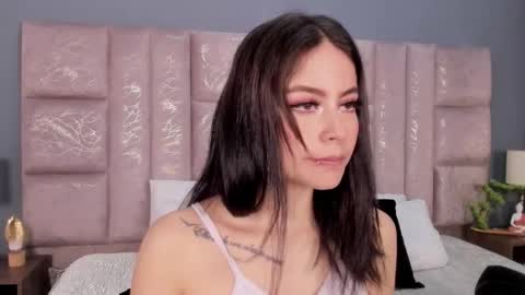 Annie online show from 10/19/25, 11:44