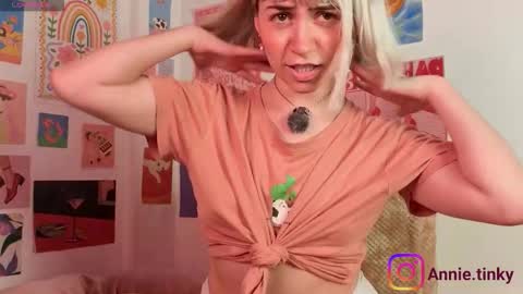 annietinky online show from 03/17/26, 12:04