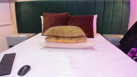 ANNIE  online show from 10/31/25, 05:14