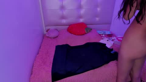 Annie Evans  online show from 02/04/25, 08:06