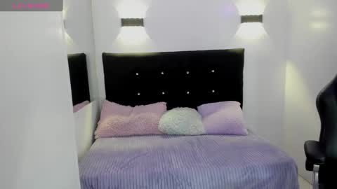 Annie Evans  online show from 09/25/25, 02:32