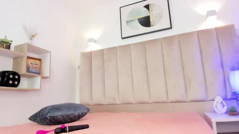 Annie Queen online show from 09/11/25, 03:06