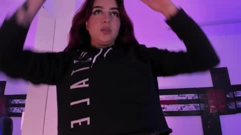 Snapshot of annikamerliahh_ chatting on 02/19/25, 06:43 Annika online show from 02/19/25, 06:43