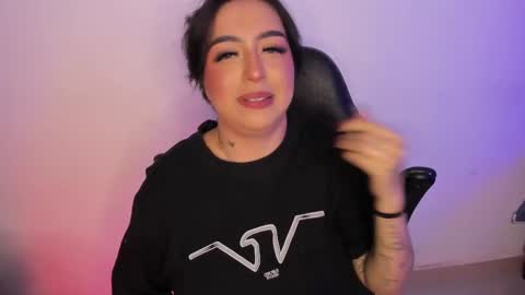 Snapshot of annikamerliahh_ chatting on 09/26/25, 05:00 Annika online show from 09/26/25, 05:00