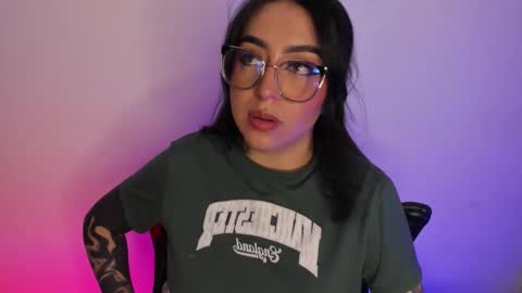 Snapshot of annikamerliahh_ chatting on 10/12/25, 01:04 Annika online show from 10/12/25, 01:04