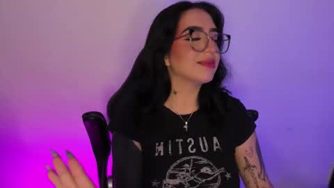 Snapshot of annikamerliahh_ chatting on 10/15/25, 04:34 Annika online show from 10/15/25, 04:34