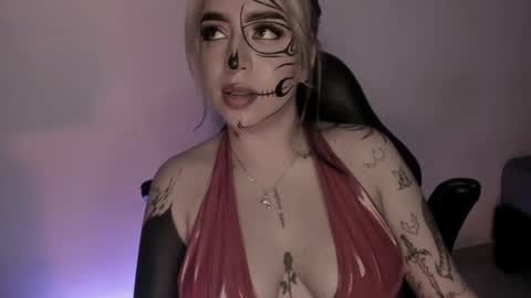 Snapshot of annikamerliahh_ chatting on 10/30/25, 05:09 Annika online show from 10/30/25, 05:09