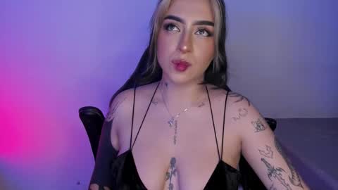 Snapshot of annikamerliahh_ chatting on 11/07/25, 10:21 Annika online show from 11/07/25, 10:21