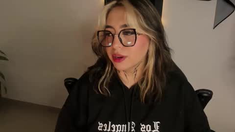 Annika online show from 02/01/26, 10:19