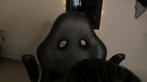 Annika online show from 02/05/26, 01:16