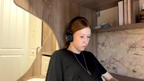 Kira online show from 04/03/26, 12:25