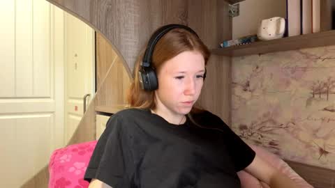 Kira online show from 04/06/26, 08:37