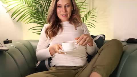 annittastar online show from 12/23/25, 03:59