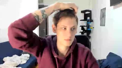    online show from 10/01/25, 05:41