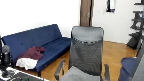    online show from 10/20/25, 03:01