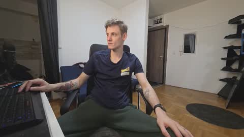    online show from 11/19/25, 07:03