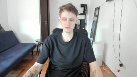 Snapshot of annonimsick chatting on 04/18/26, 11:14 online show from 04/18/26, 11:14