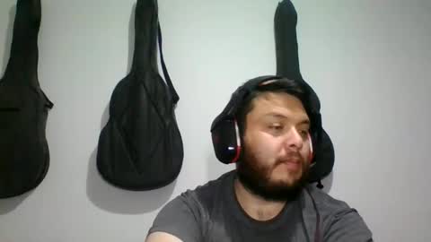 lion kennedy independent model moderator online show from 10/08/25, 04:43