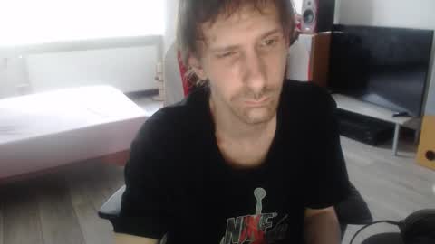 LoyalDog online show from 04/03/26, 07:06