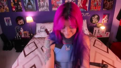 Snapshot of anny_cross chatting on 11/25/25, 08:42 Paty online show from 11/25/25, 08:42