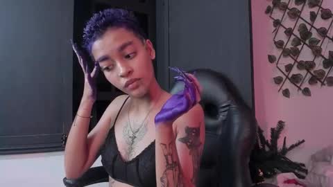 Anny online show from 12/17/25, 04:29