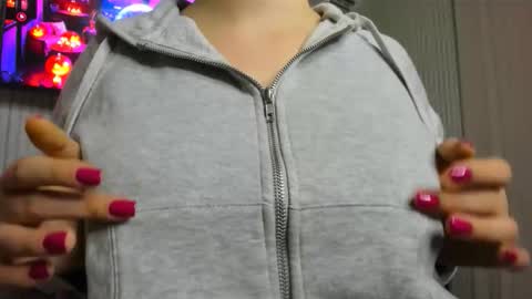 Snapshot of anny_love_you chatting on 10/26/25, 06:47 anny_love_you online show from 10/26/25, 06:47