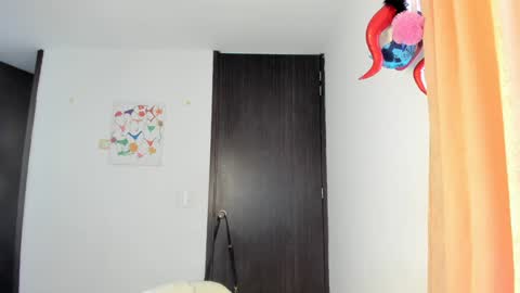 Snapshot of anny_lust chatting on 12/05/24, 06:33 Issabela online show from 12/05/24, 06:33