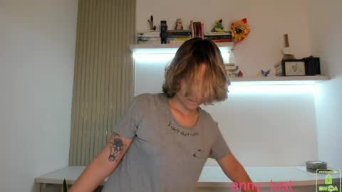 Issabela online show from 05/15/26, 09:33