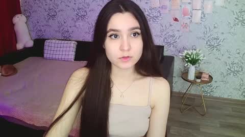 Snapshot of anny_shine chatting on 12/07/24, 06:54 Annie online show from 12/07/24, 06:54