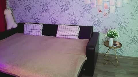 Snapshot of anny_shine chatting on 12/15/24, 10:15 Annie online show from 12/15/24, 10:15