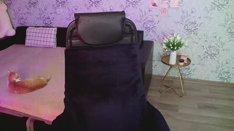 Snapshot of anny_shine chatting on 12/26/24, 12:14 Annie online show from 12/26/24, 12:14