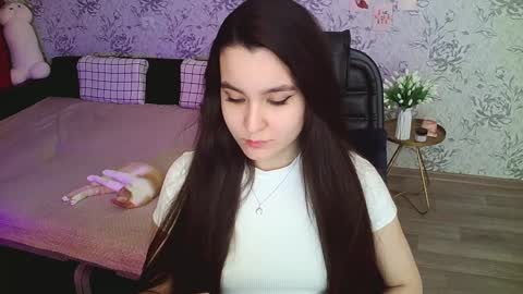 Snapshot of anny_shine chatting on 12/29/24, 06:45 Annie online show from 12/29/24, 06:45