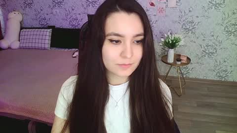 Snapshot of anny_shine chatting on 01/10/25, 07:57 Annie online show from 01/10/25, 07:57