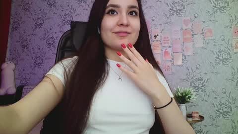 Snapshot of anny_shine chatting on 01/11/25, 06:35 Annie online show from 01/11/25, 06:35