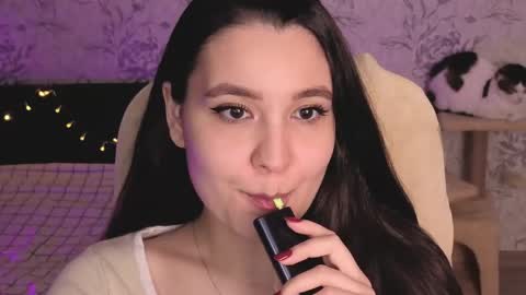 Snapshot of anny_shine chatting on 05/30/26, 10:40 Annie online show from 05/30/26, 10:40